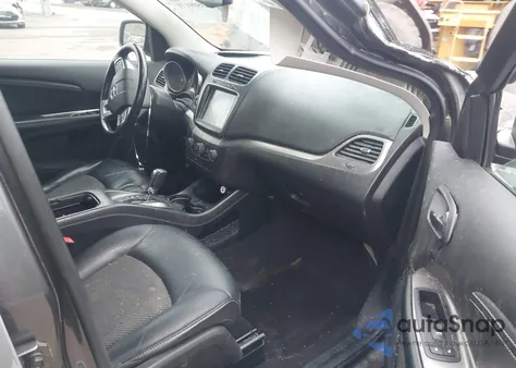 2015 Dodge Journey Crossroad z USA, uszkodzony, nr VIN 3C4PDCGGXFT614878